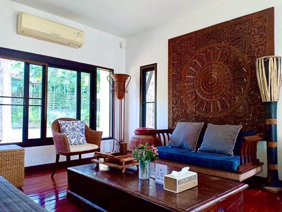 4 Bedrooms pool villa for rent with big garden 3