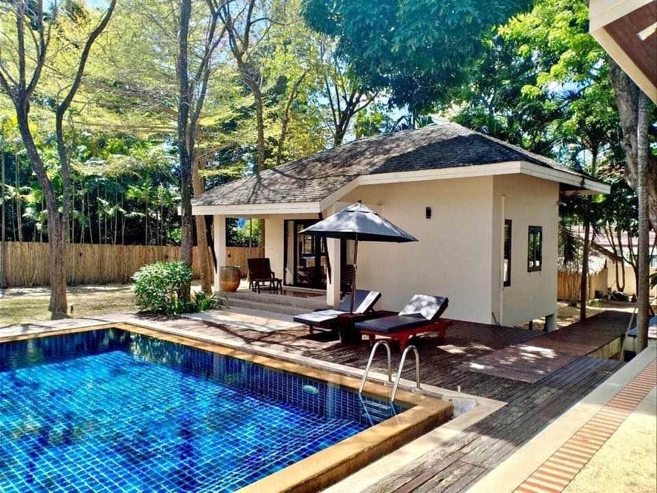 4 Bedrooms pool villa for rent with big garden 5