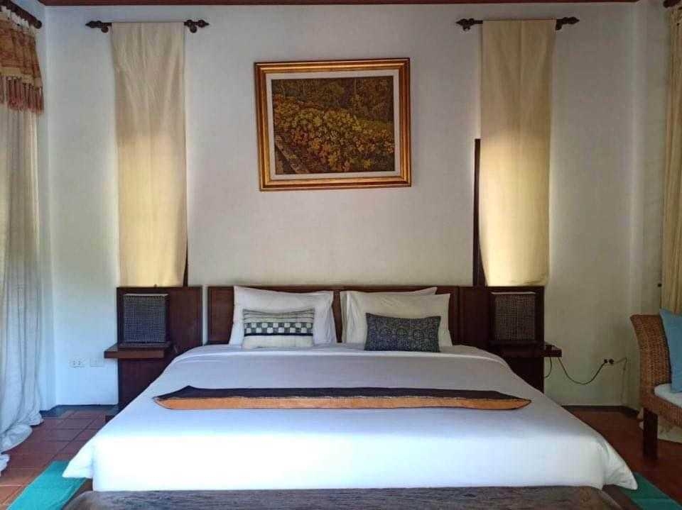 4 Bedrooms pool villa for rent with big garden 8