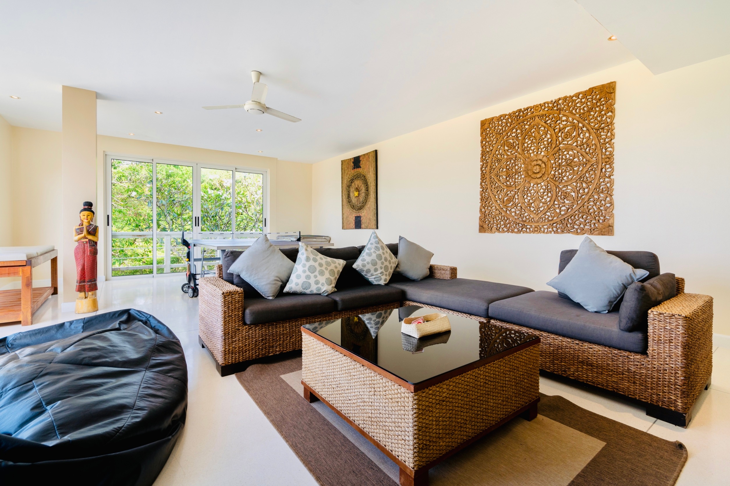 5 Bedrooms beachfront pool villa for rent 2