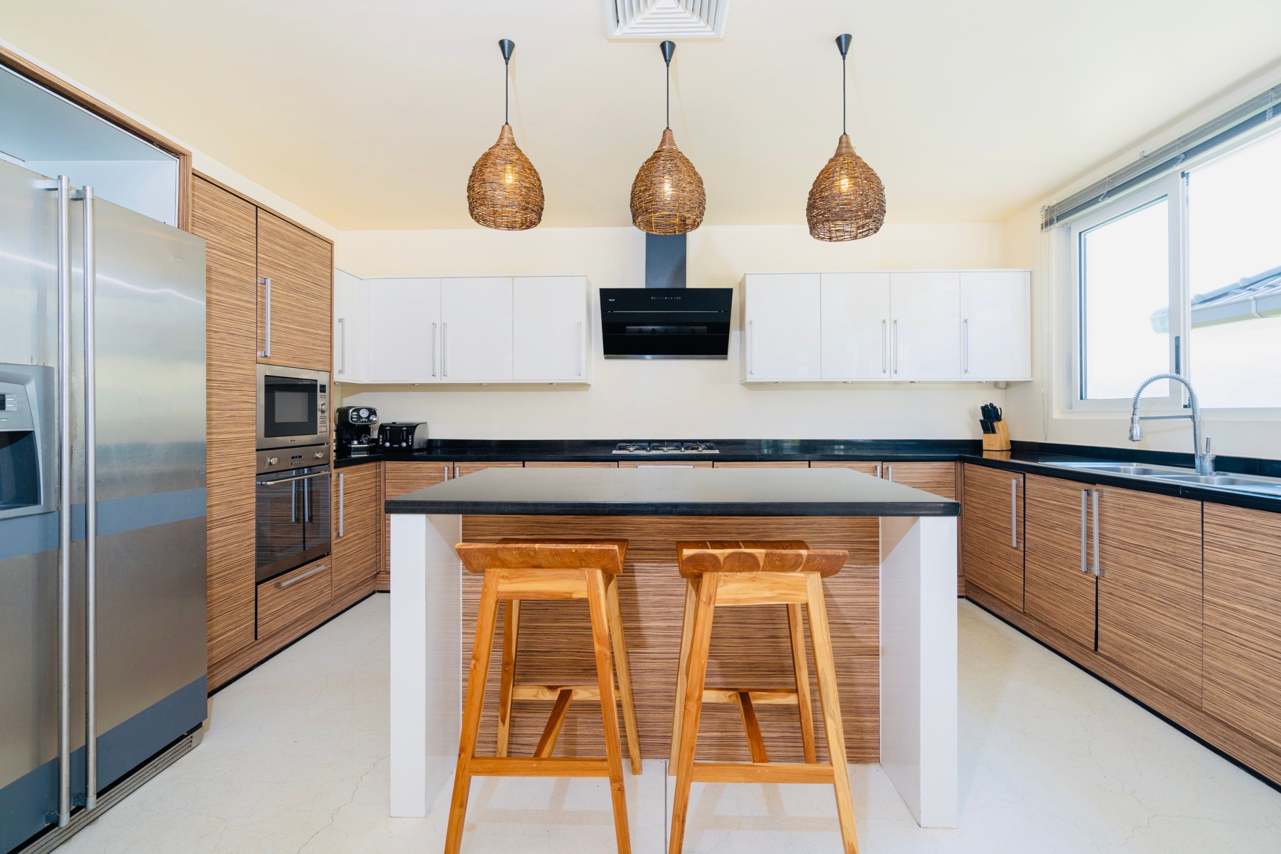 5 Bedrooms beachfront pool villa for rent 5