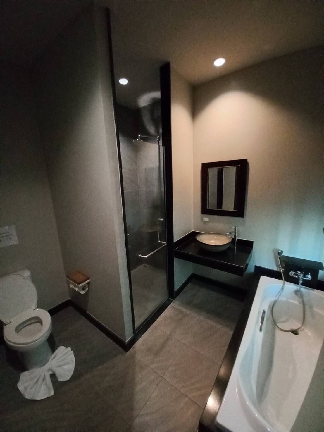 2 bedroom pool villa in Nai Harn 10