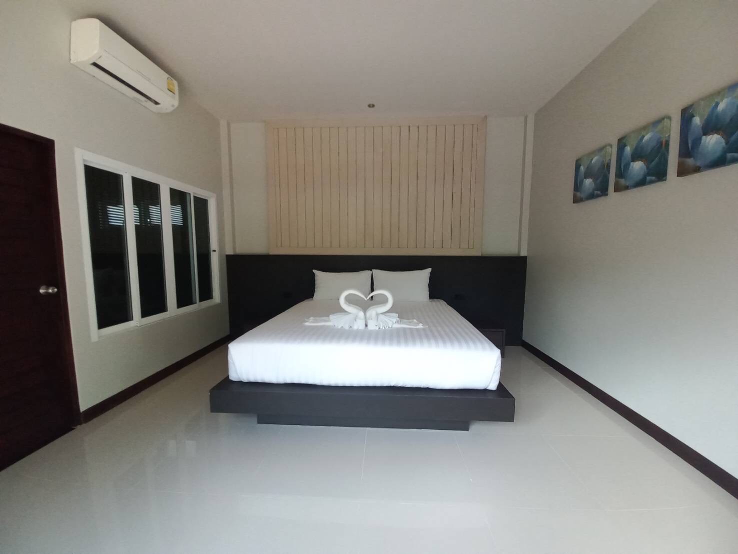 2 bedroom pool villa in Nai Harn 3