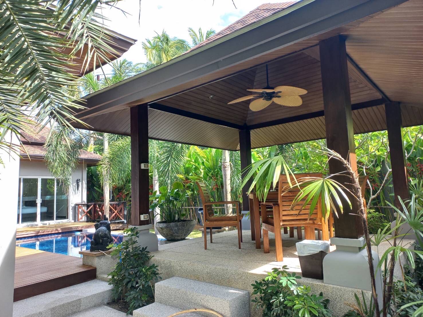 2 bedroom pool villa in Nai Harn 6
