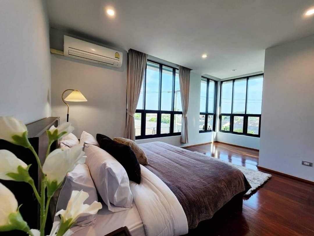  Pool Villa near Oak meadow international school in Chalong. 3