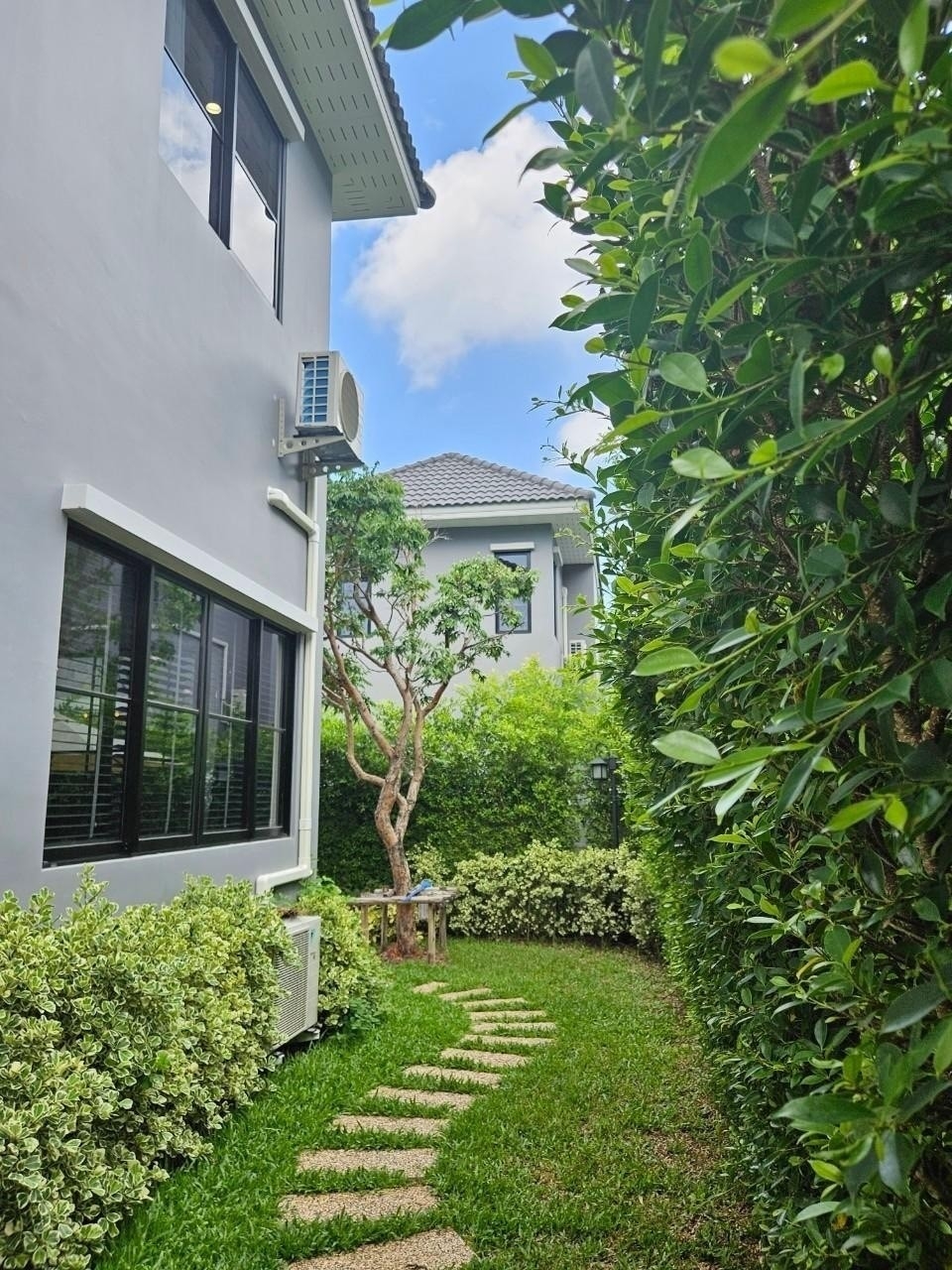 Crown Koh Kaew 4