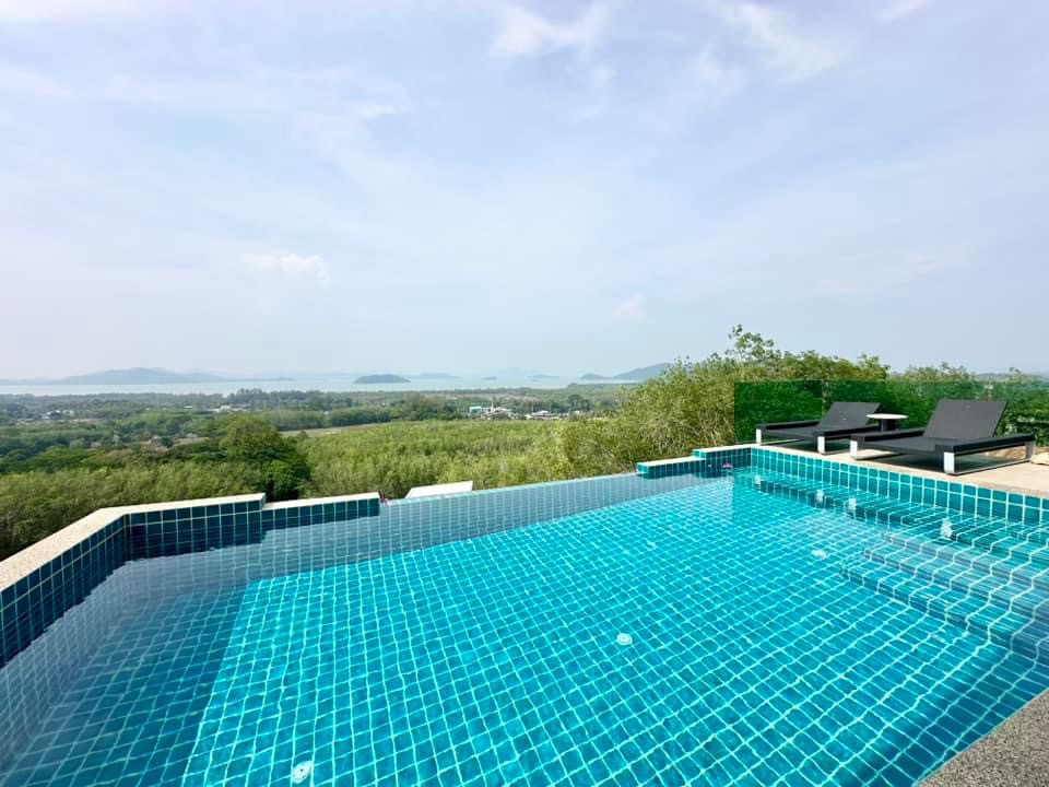  Seaview Pool Villa with Garden in the Para 11
