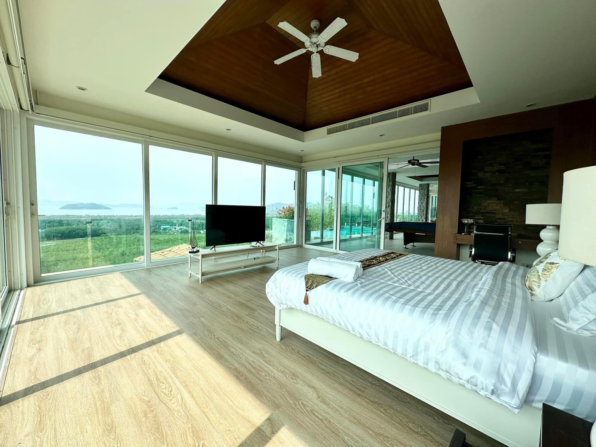  Seaview Pool Villa with Garden in the Para 2