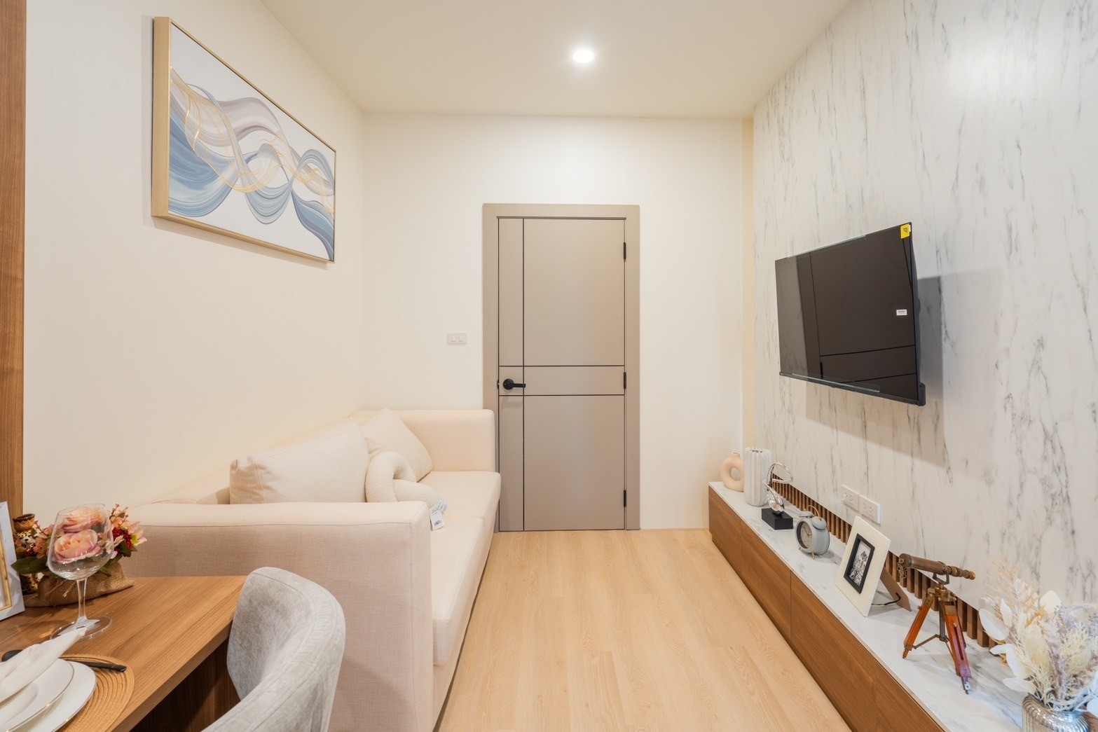 The Cust condo 3