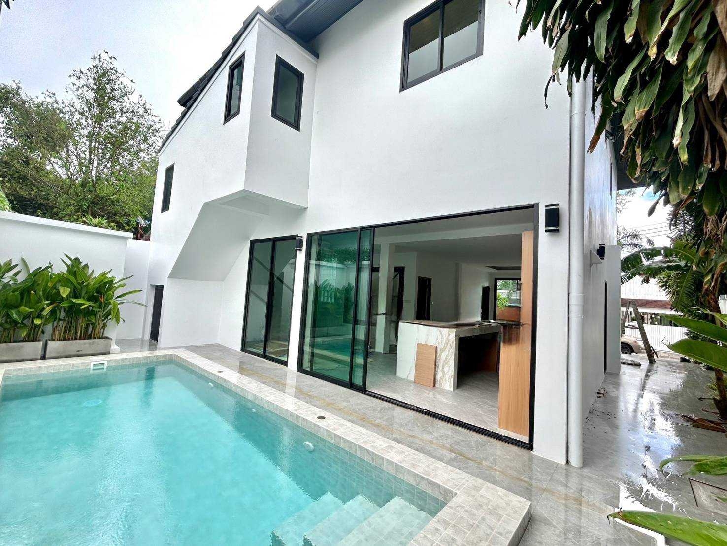 4 Bedrooms,Villa for sale at Rawai 2