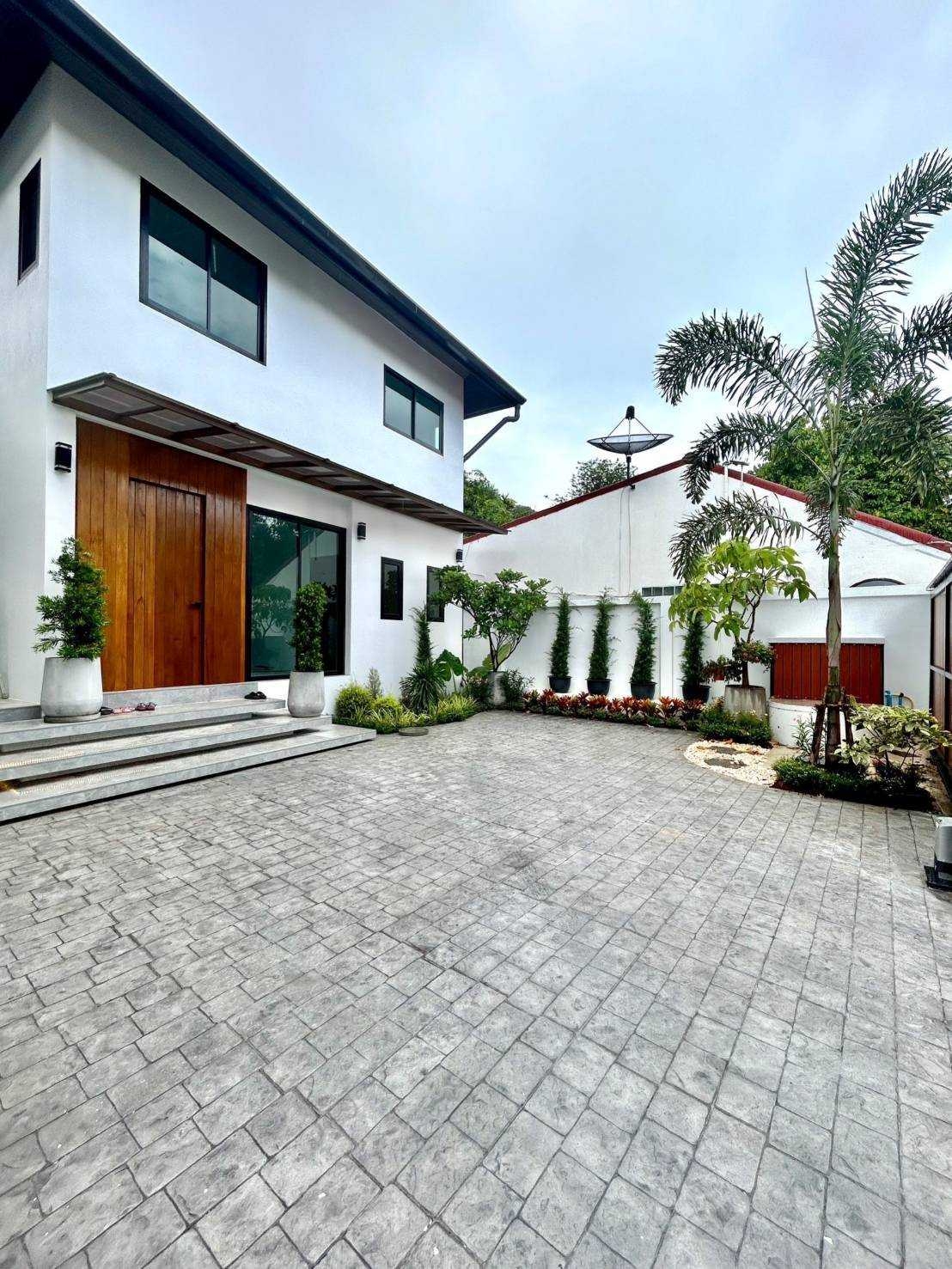 4 Bedrooms,Villa for sale at Rawai 3