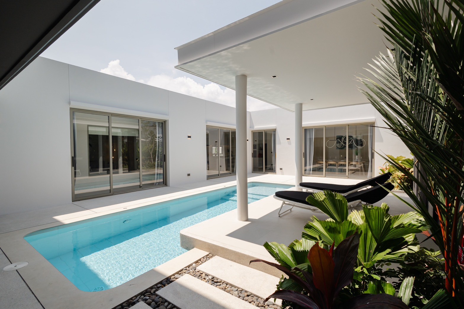 Modern Luxury Pool Villa Near Rawai Beach 10