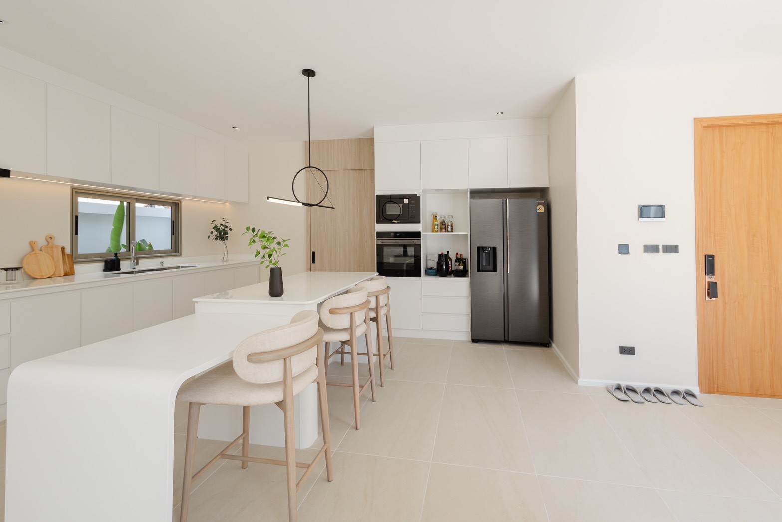 Modern Luxury Pool Villa Near Rawai Beach 3