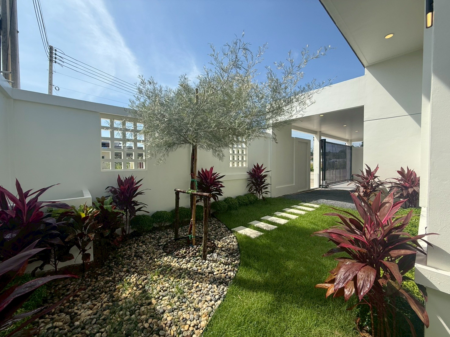 Modern Single-Story House @ Mandara Village 4