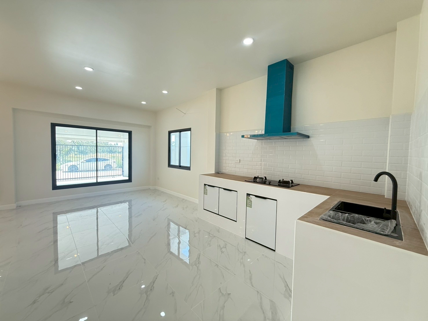 Modern Single-Story House @ Mandara Village 7