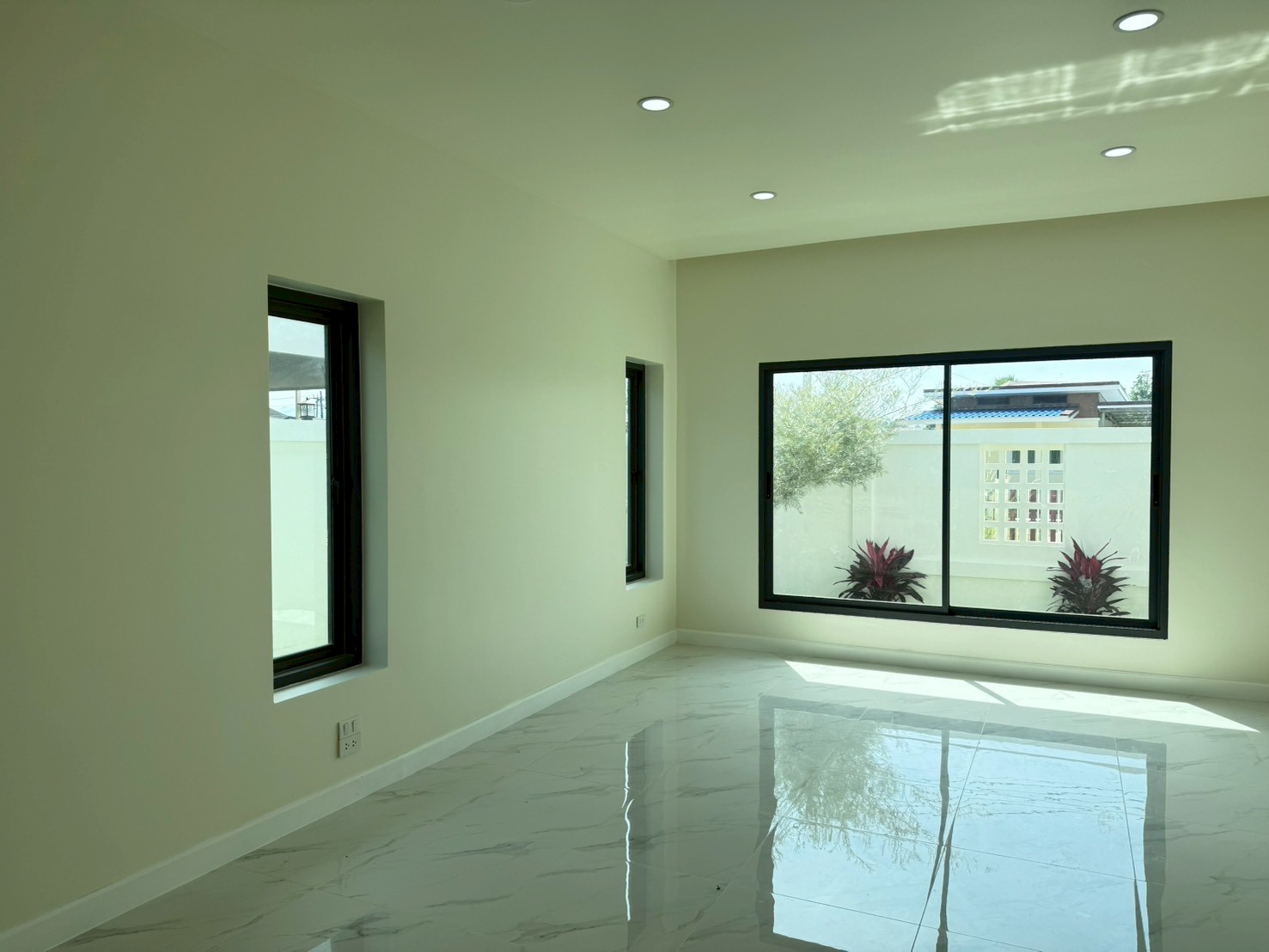 Modern Single-Story House @ Mandara Village 9