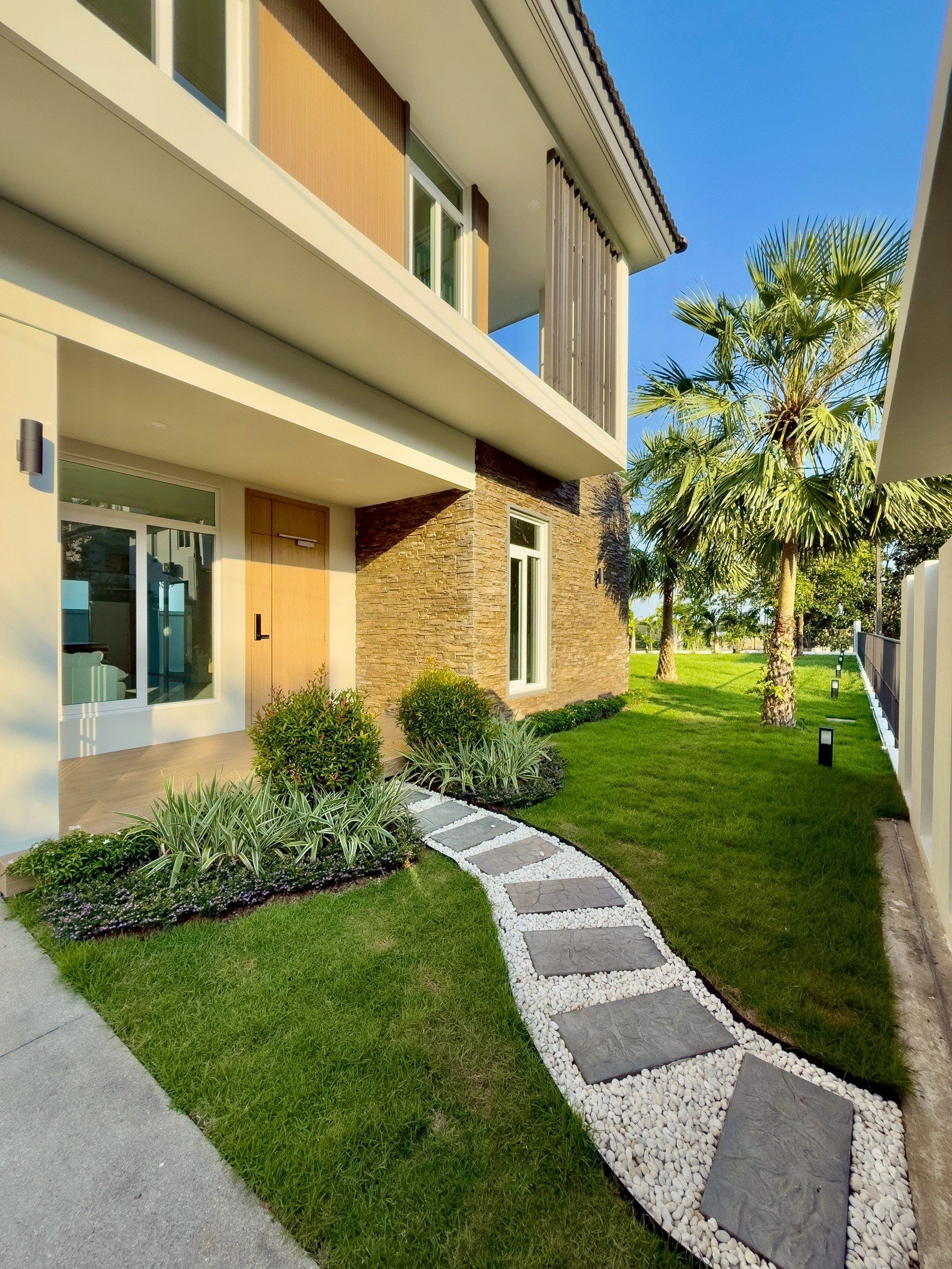 2-Story Luxury Corner House @ 88 Land & House Hillside 2