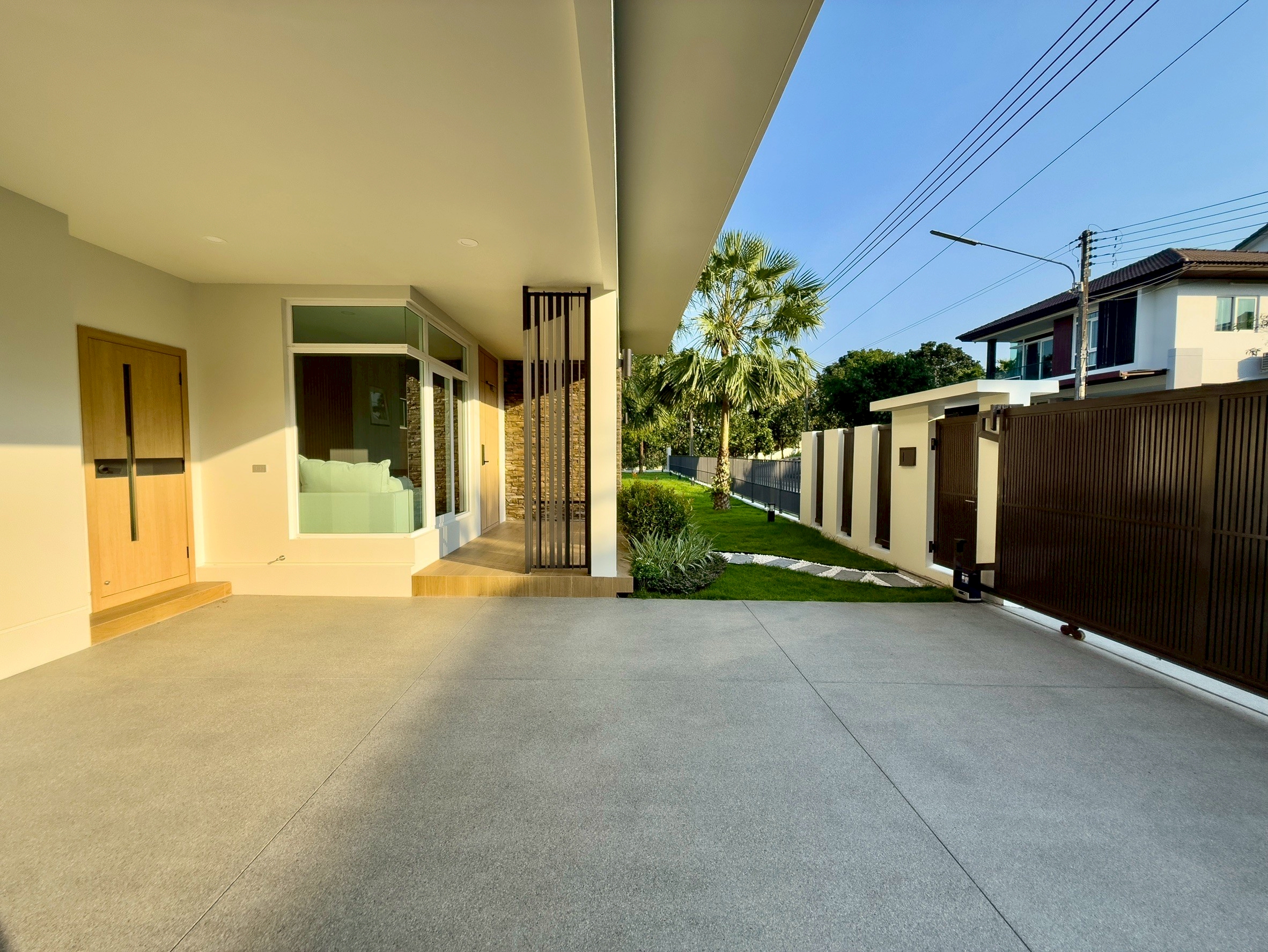 2-Story Luxury Corner House @ 88 Land & House Hillside 3