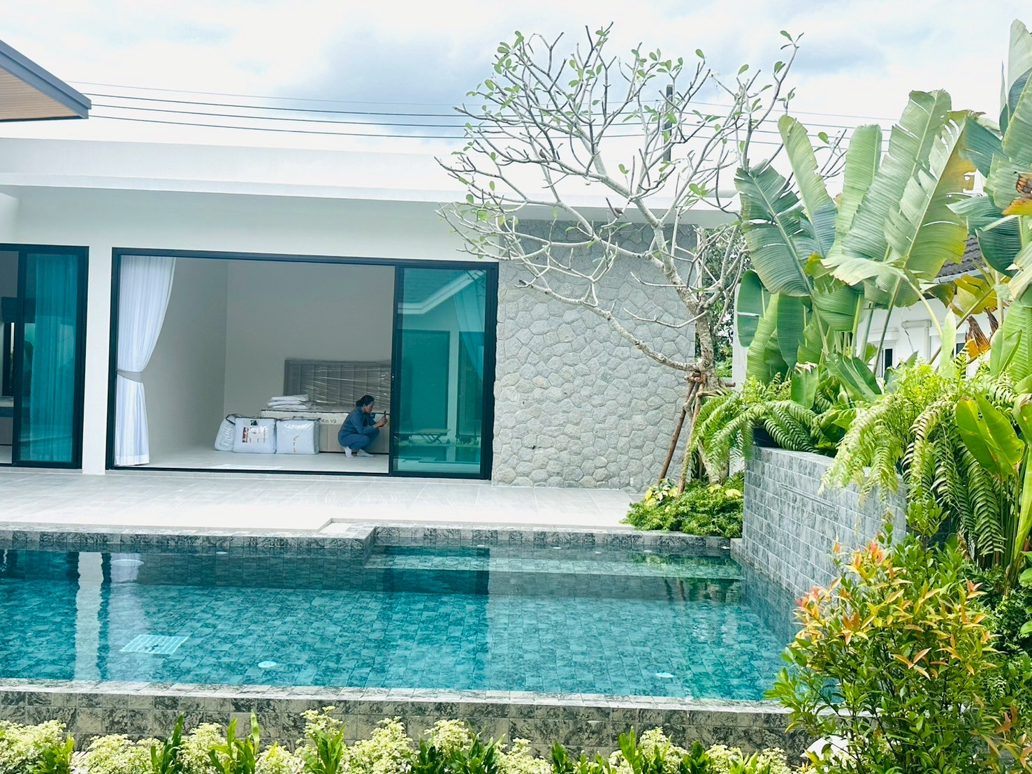 Private Pool Villa @ Land & House Parichart 5