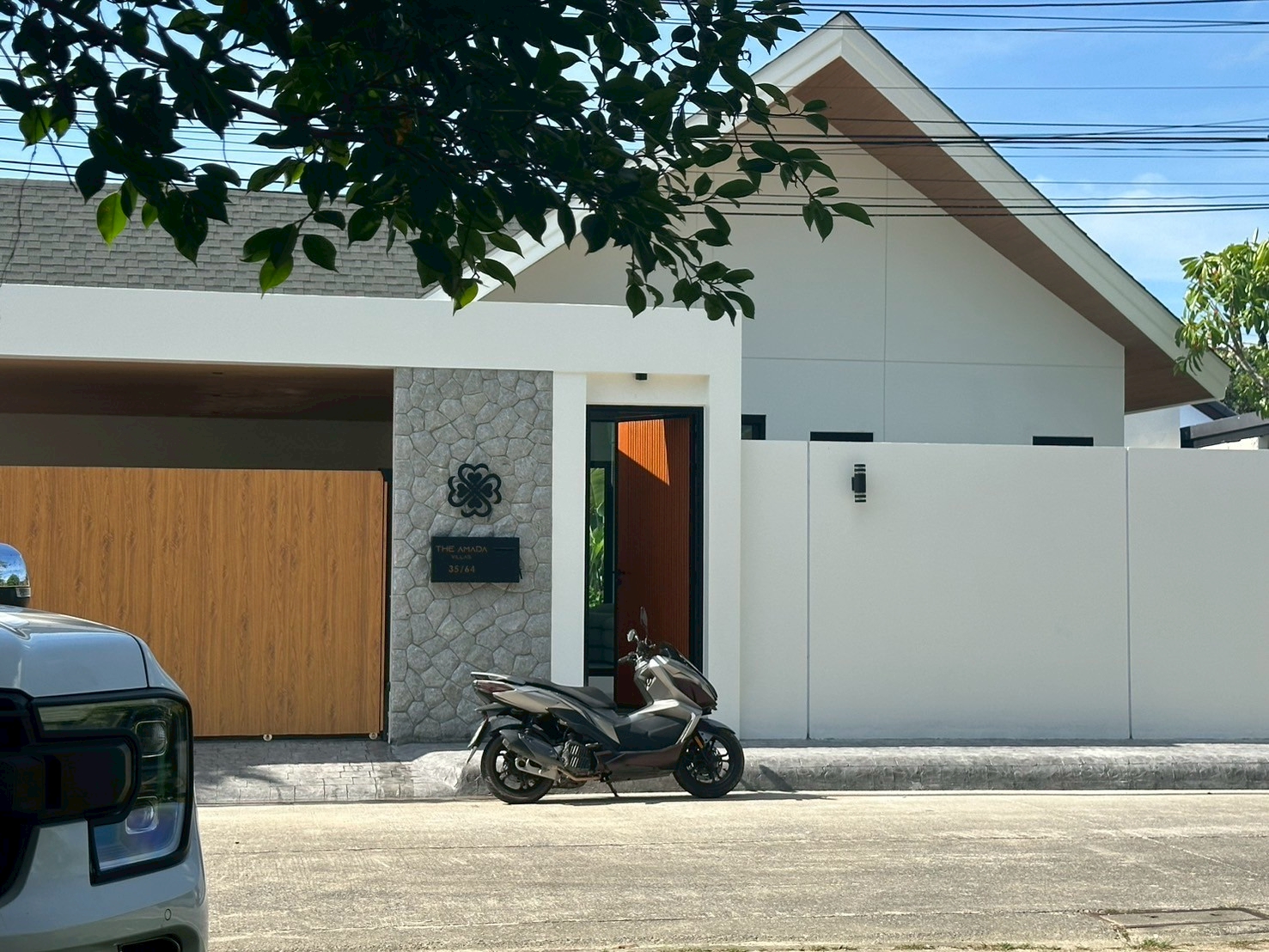 Private Pool Villa @ Land & House Parichart 8